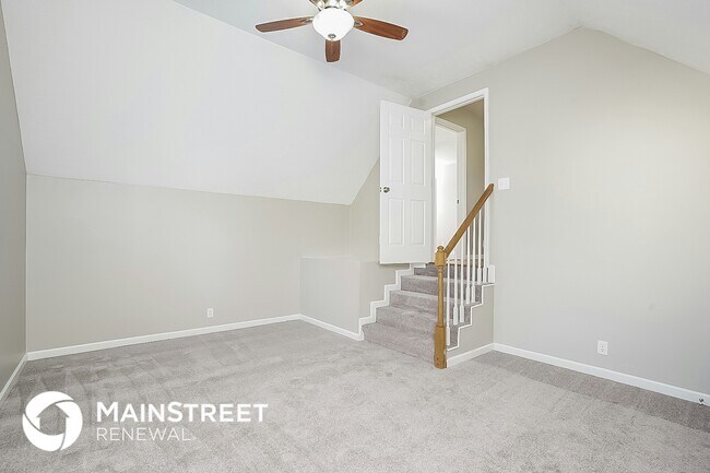 Foto del edificio - 736 Stone Hedge Dr