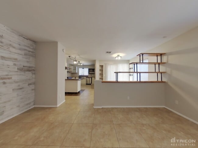 Building Photo - 43780 Elm Dr