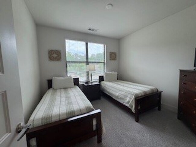 Foto del edificio - 10105 Westside Pkwy