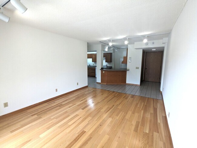 Foto del edificio - Cozy Studio in the heart of Shorewood Hills