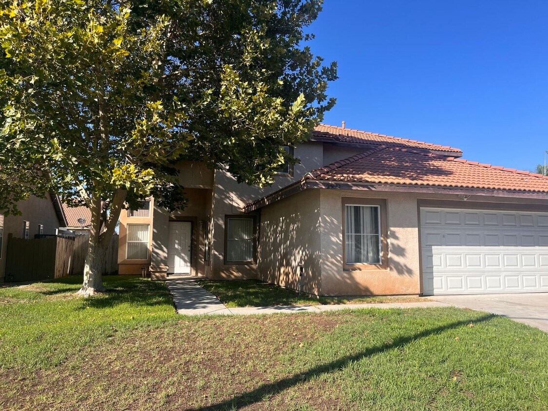 Foto principal - Beautiful 4bd/3ba House in Moreno Valley R...