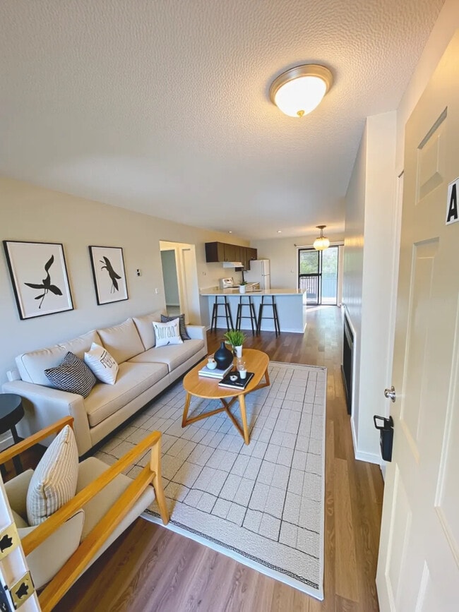 Another angle of living room, open floor plan - 2912 Straus Ln
