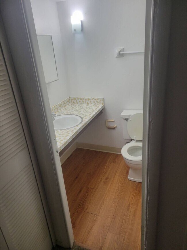 Foto del edificio - 8836 N 95th St