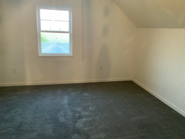 Building Photo - 1900 Van Meter Ave