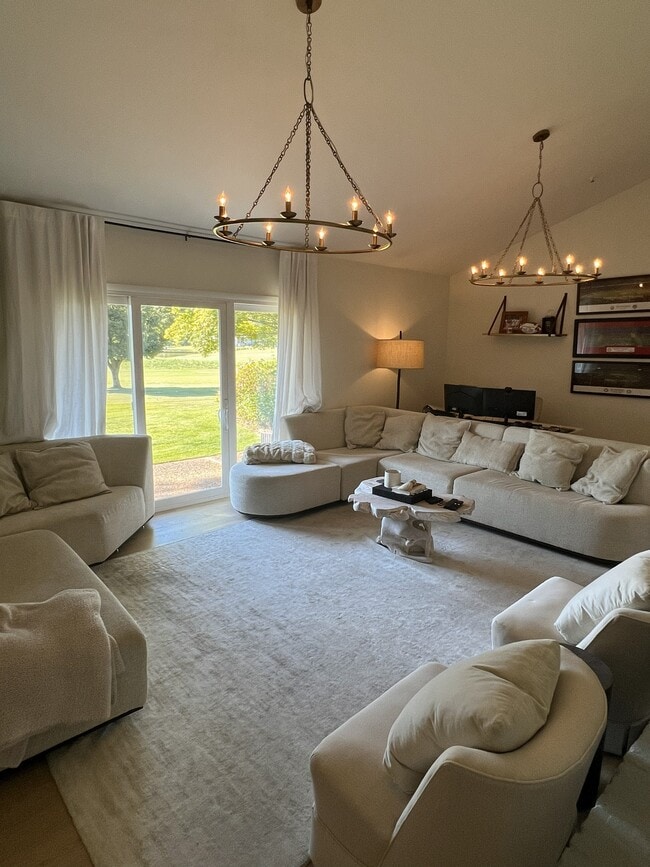 Área de estar - 7725 River Ridge Rd NE