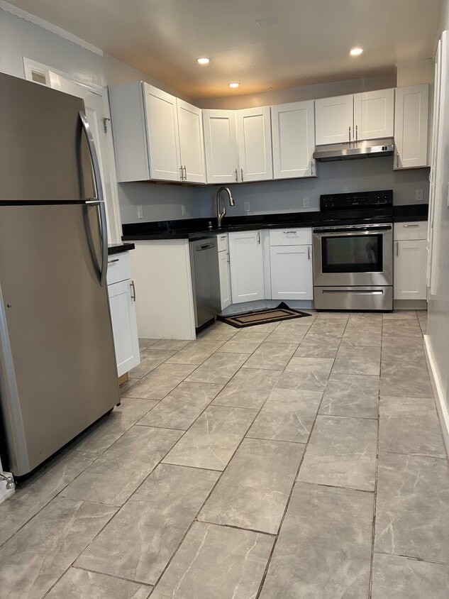 Building Photo - 4370 17th St