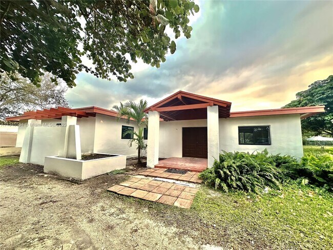 Building Photo - 10970 SW 93rd St
