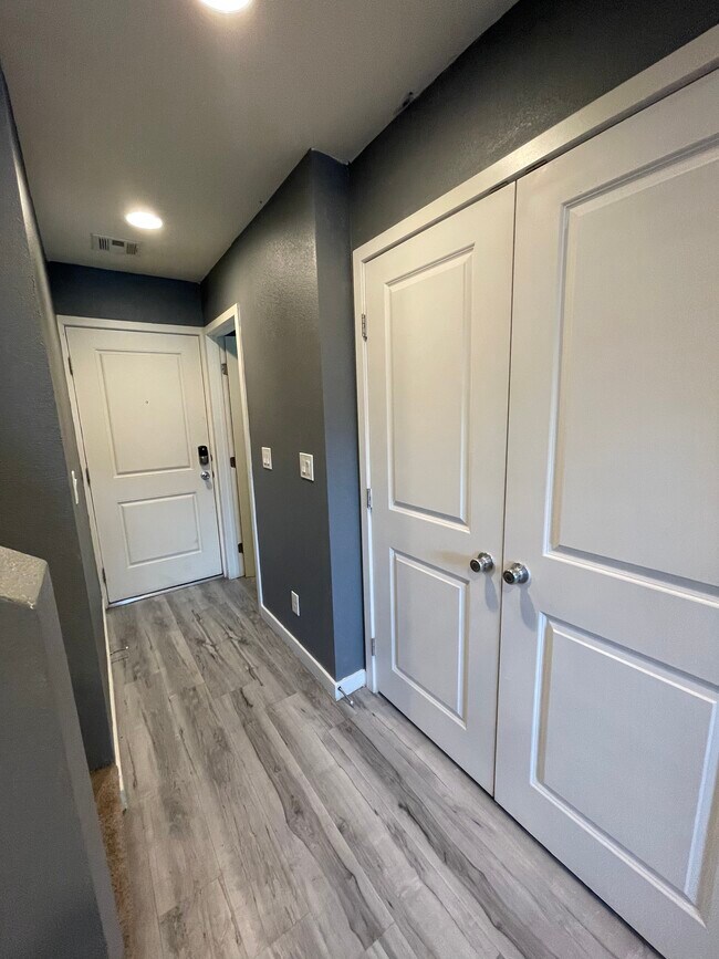 Foto del edificio - 1881 Molly Meadows St