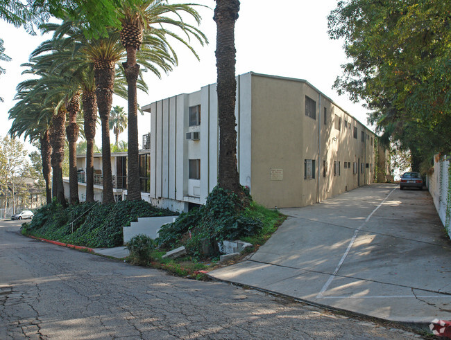 Palms Los Angeles Apartments