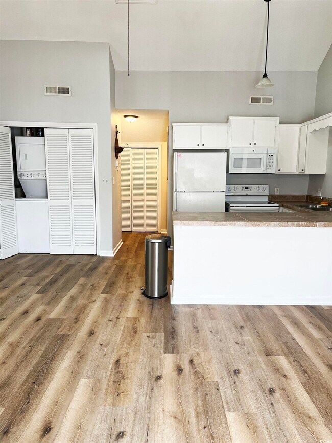 Foto del edificio - 3700 Golf Colony Ln