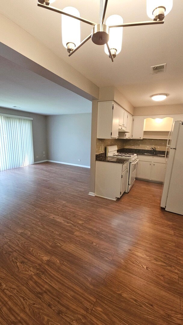 Foto del edificio - 10940 Keating Ave