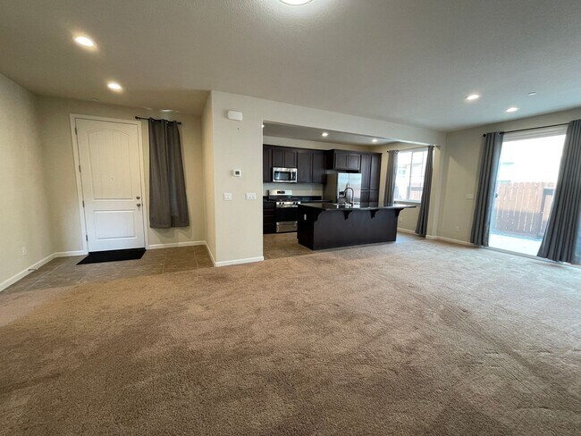 Foto del edificio - 3845 Lookout Dr