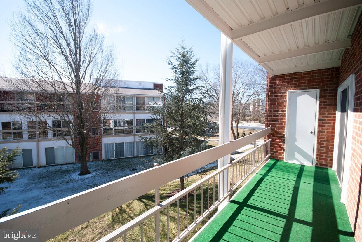 3510 Forest Edge Dr Unit 162D, Silver Spring, MD 20906 Condo for