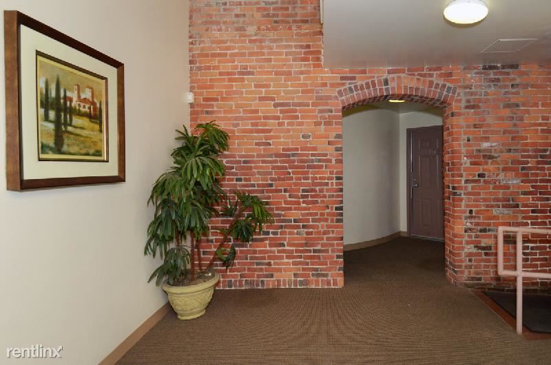 Primary Photo - 66 Westland Ave