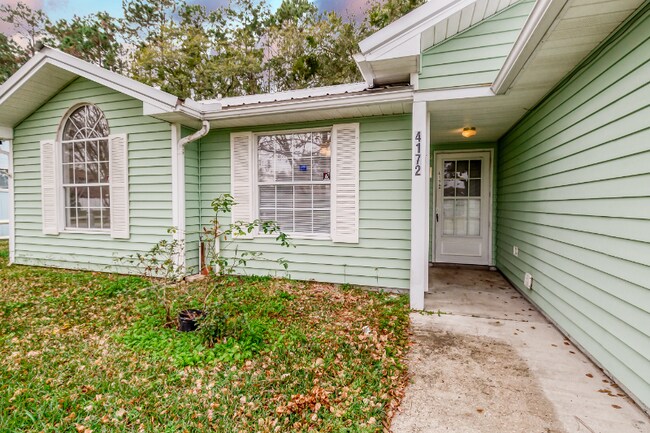 Building Photo - 4172 Davie Ct