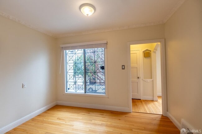 Building Photo - 219 St Charles Ave