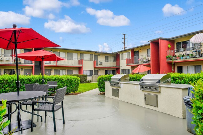Building Photo - Sunset Square Apartments