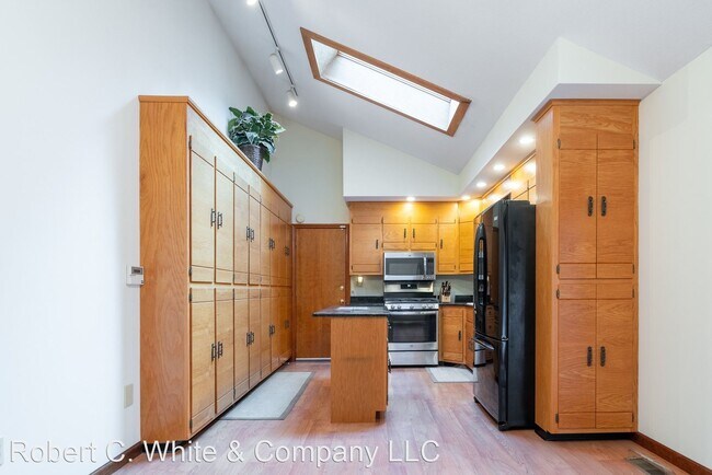 Building Photo - 3 br, 2.5 bath House - 11 Woodduck Farms Rd
