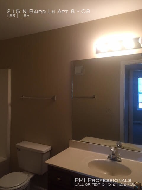 Foto del edificio - 215 N Baird Ln