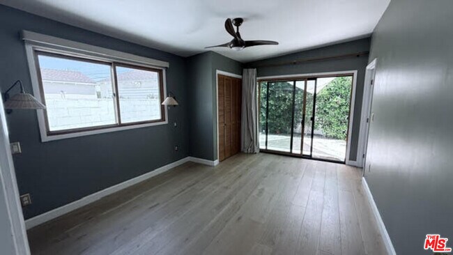 Foto del edificio - 3111 Glenhurst Ave