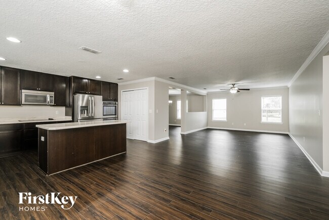 Building Photo - 11950 Alexandra Dr