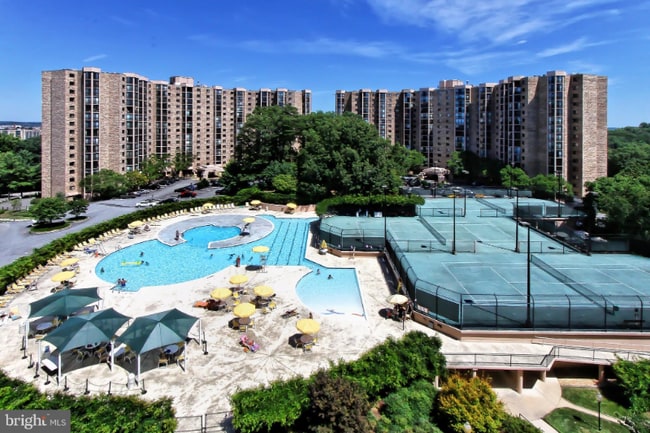 Foto del edificio - 5904 Mt Eagle Dr