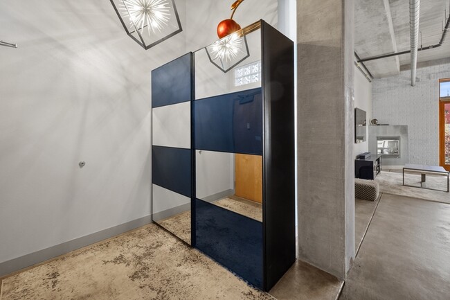 Photo - 101 N Tejon St Apartment