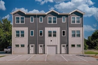 Building Photo - 422 S Lillian