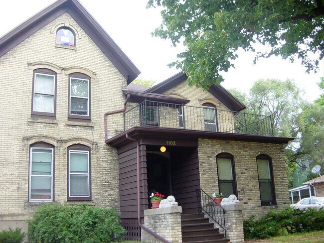 Foto del edificio - 1102 E Johnson St