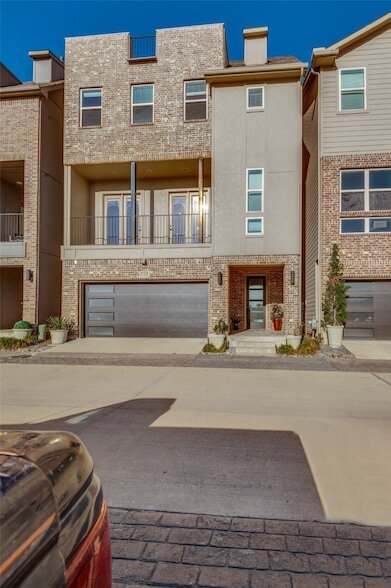 Foto del edificio - 2609 La Altura Ln