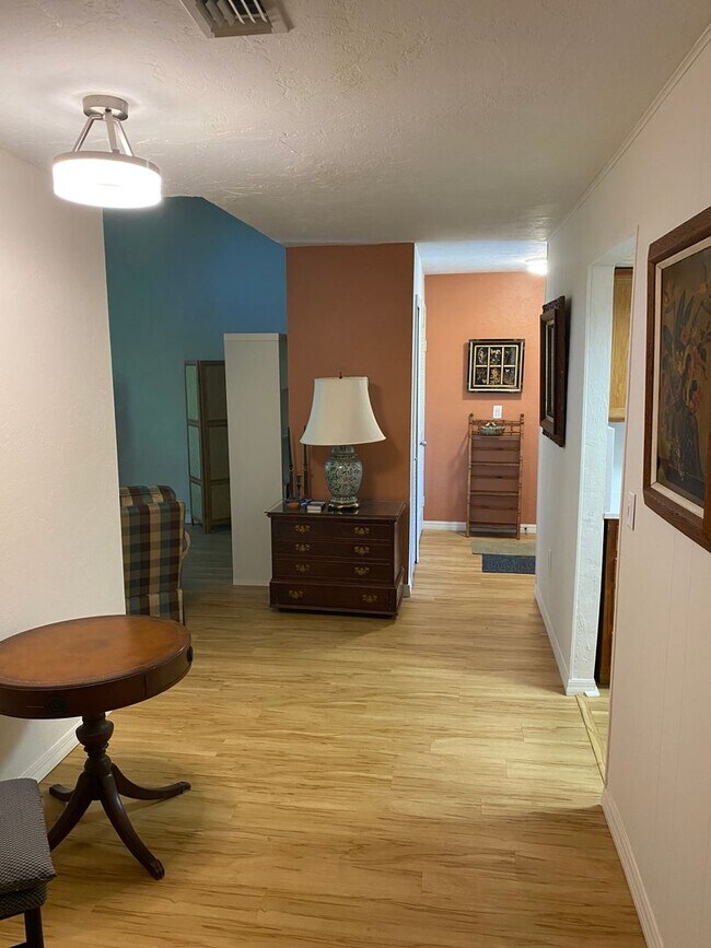 Foto del edificio - Beautiful 3Bed 2Bath Condo
