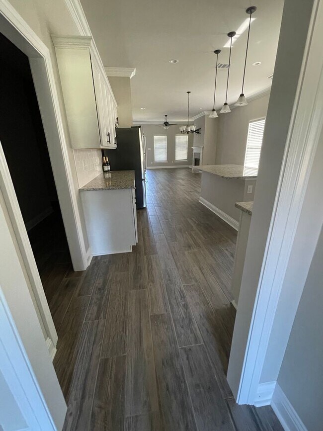 Building Photo - 4 BEDROOM~BUILT IN 2020~WILLOW HEIGHTS OF ...
