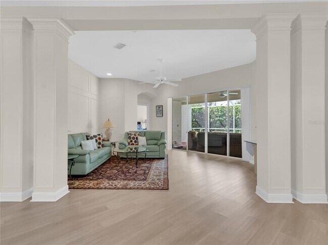 Foto del edificio - 8870 Huntington Pointe Dr