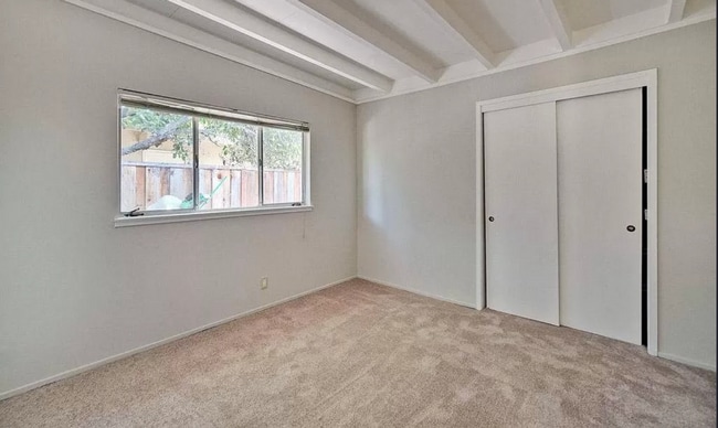 Building Photo - 3 Bed 2 Bath Home w/ Bonus Room in Palo Alto.