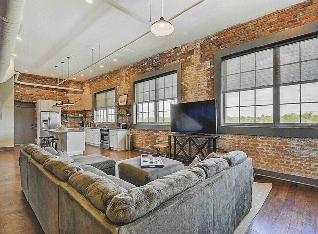 Foto del edificio - 740 E North St