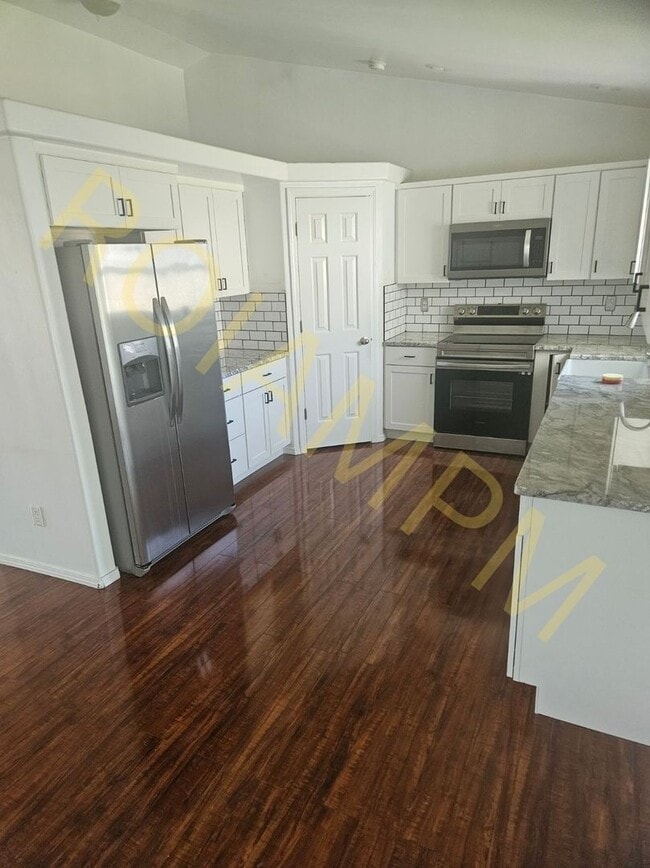 Building Photo - Beautiful 3 Bed 2 Bath Home in West Twin F...