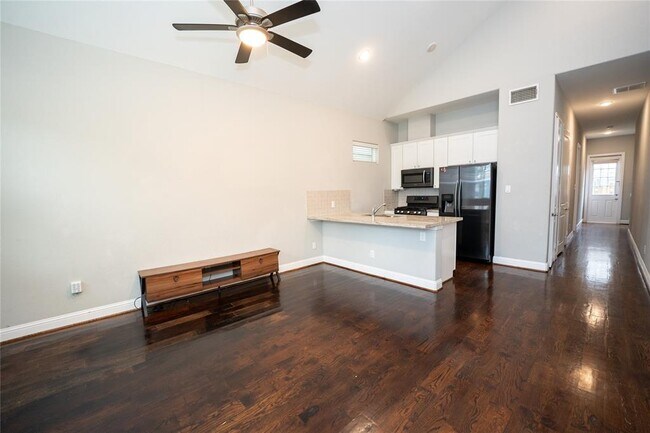 Building Photo - 5411 Camaguey St