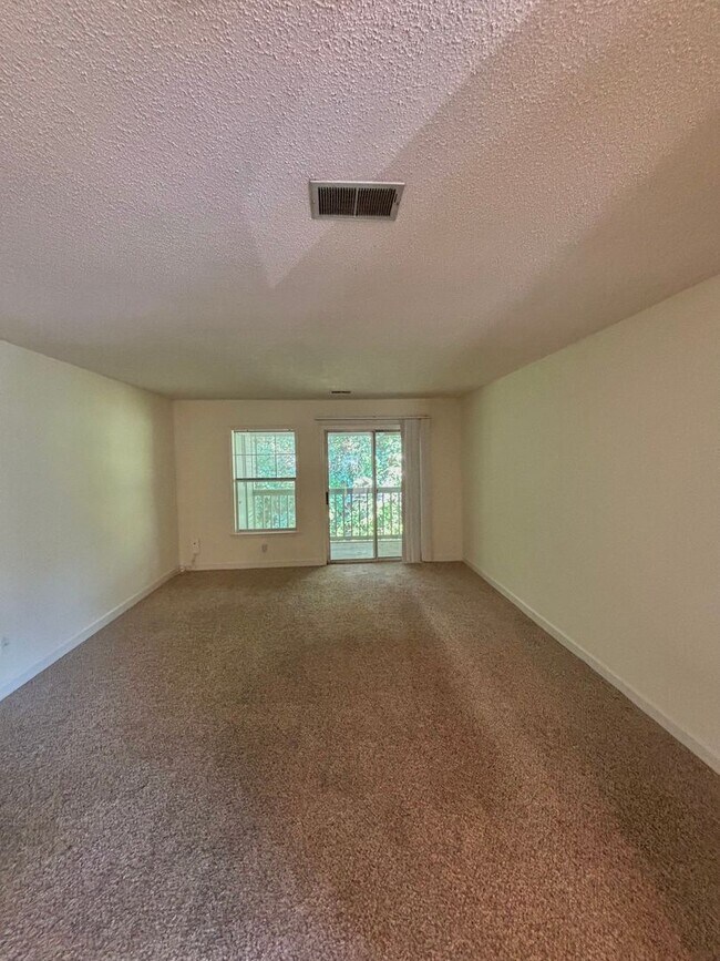 Building Photo - 2502 Avent Ferry Rd