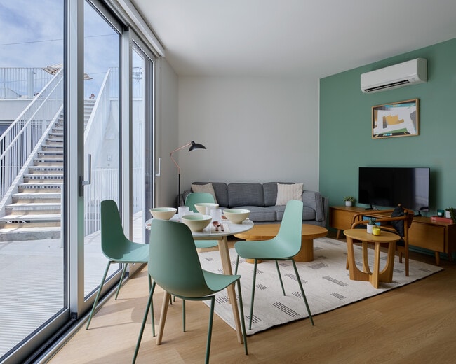 Living Area - Comma Barrington