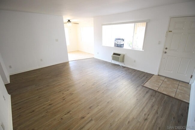 Building Photo - 471 Ballantyne St