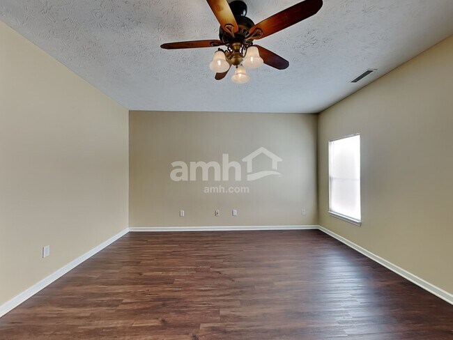 Foto del edificio - 5659 W Woodview Trl