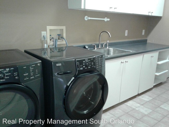 Foto del edificio - 6731 Fairway Cove Dr