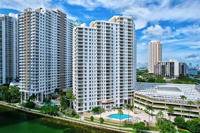 Foto del edificio - 701 Brickell Key Blvd