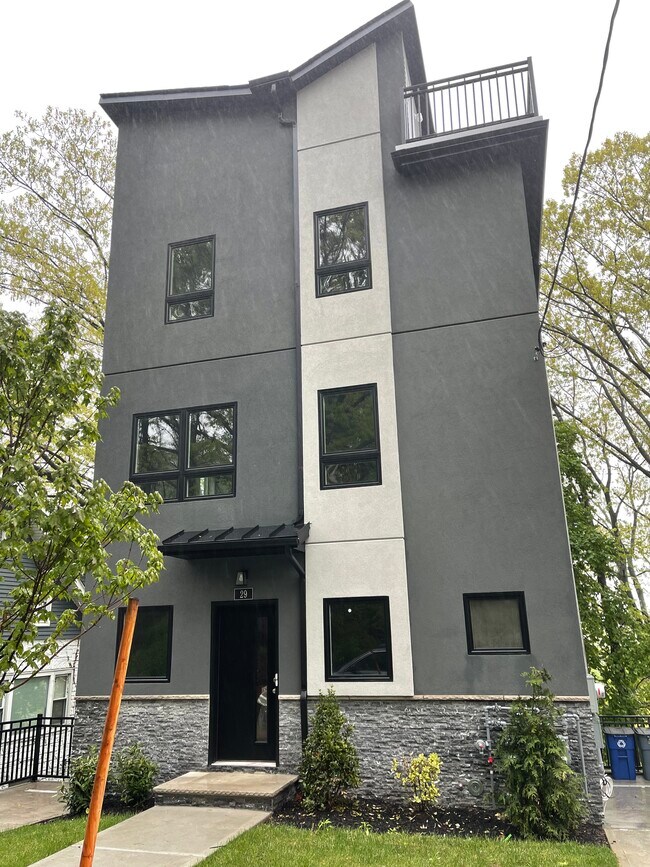 Building Photo - 29 Ridge Ave