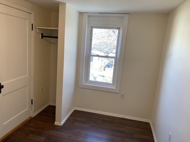 Building Photo - Churchill Suites