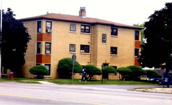 Primary Photo - 9147-55 S Pulaski Rd