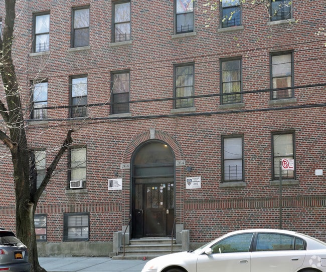 Building Photo - 764 Arnow
