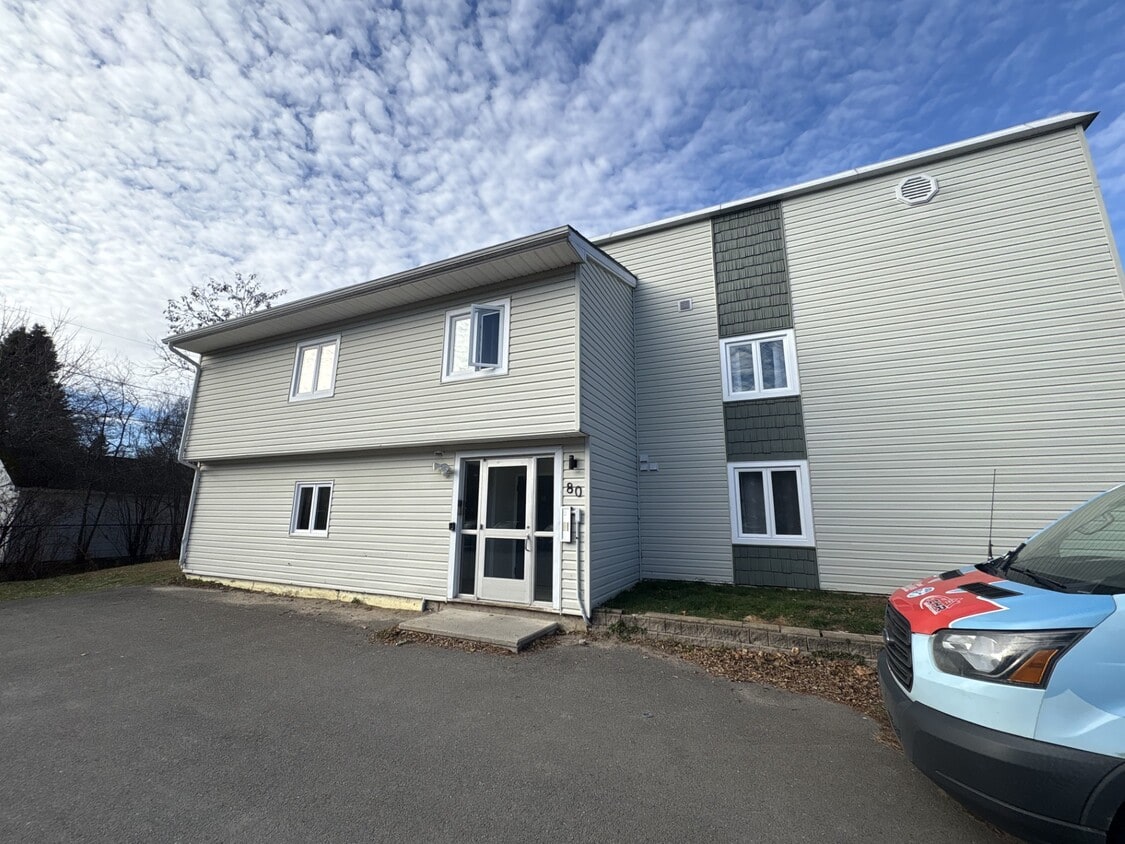 Building Photo - 80 Glasier Rd