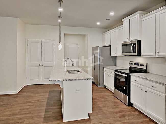 Foto del edificio - 504 Woodall Rd