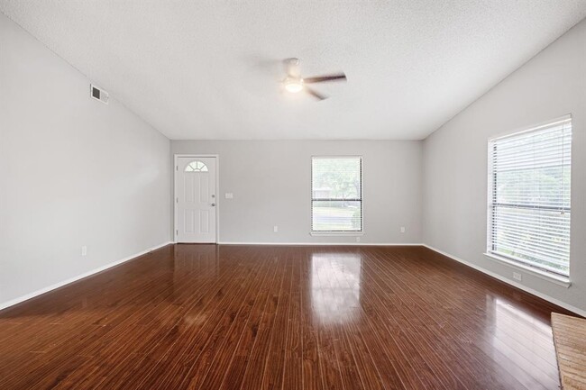 Building Photo - 11605 Gungrove Cir